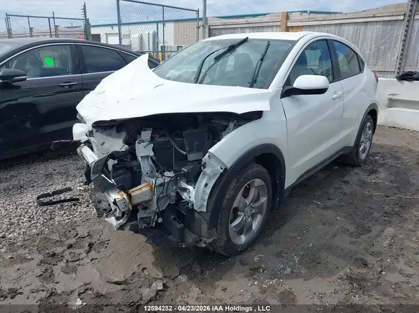3CZRU6H33JM102155 2018 HONDA HR-V - Image 2