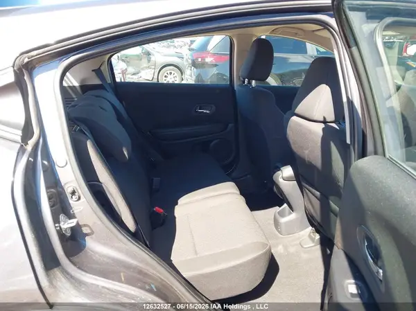 3CZRU6H33JM102270 2018 HONDA HR-V - Image 8