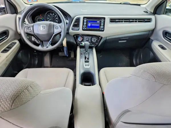 3CZRU6H33JM706868 2018 HONDA HR-V - Image 8