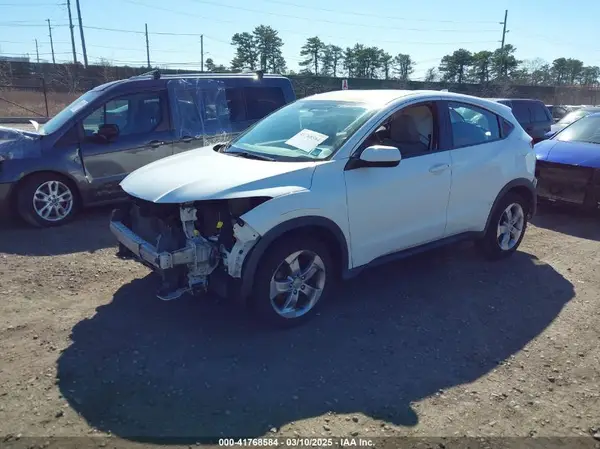 3CZRU6H33JM717319 2018 HONDA HR-V - Image 2
