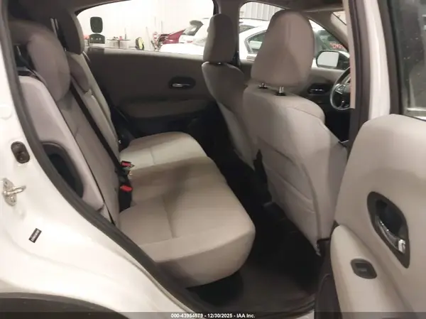 3CZRU6H33JM722097 2018 HONDA HR-V - Image 8