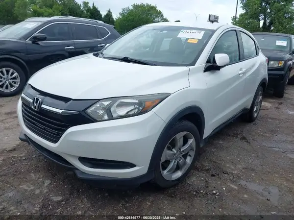 3CZRU6H33JM725288 2018 HONDA HR-V - Image 2
