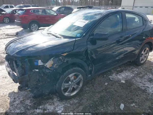 3CZRU6H33JM731267 2018 HONDA HR-V - Image 2
