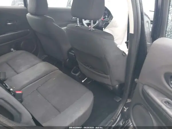3CZRU6H33KG717823 2019 HONDA HR-V - Image 8