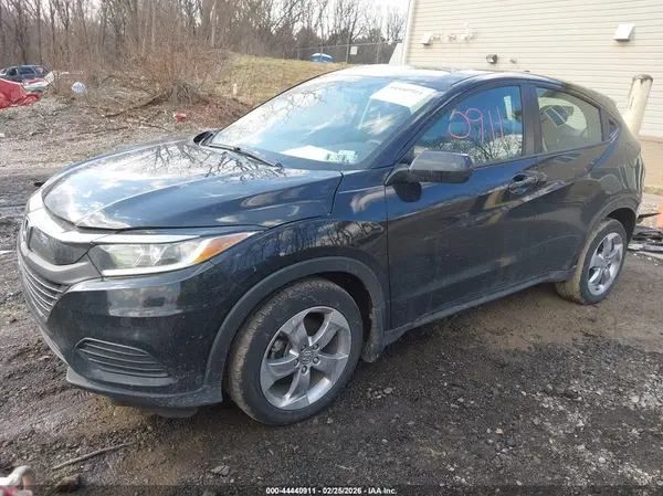 3CZRU6H33KG724352 2019 HONDA HR-V - Image 2