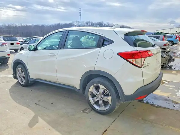 3CZRU6H33MM717471 2021 HONDA HR-V - Image 2