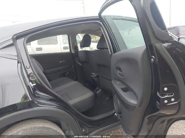 3CZRU6H33MM741138 2021 HONDA HR-V - Image 8