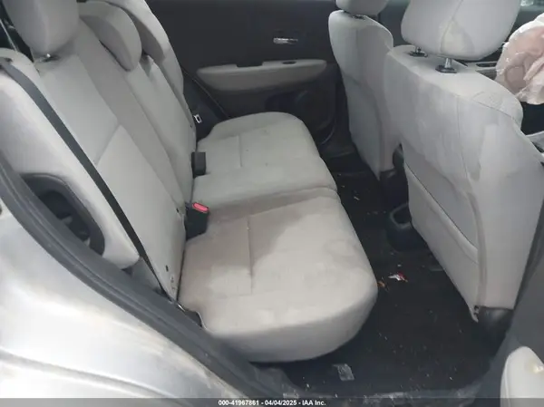 3CZRU6H33MM743925 2021 HONDA HR-V - Image 8