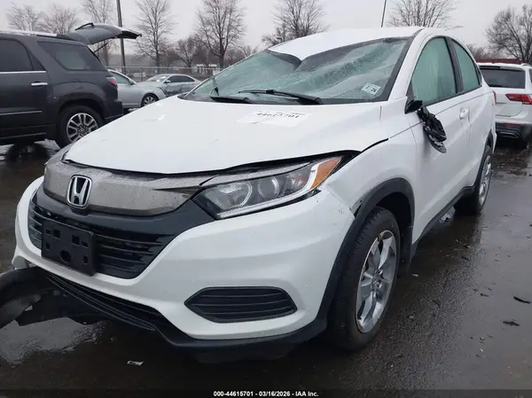 3CZRU6H33MM747411 2021 HONDA HR-V - Image 2