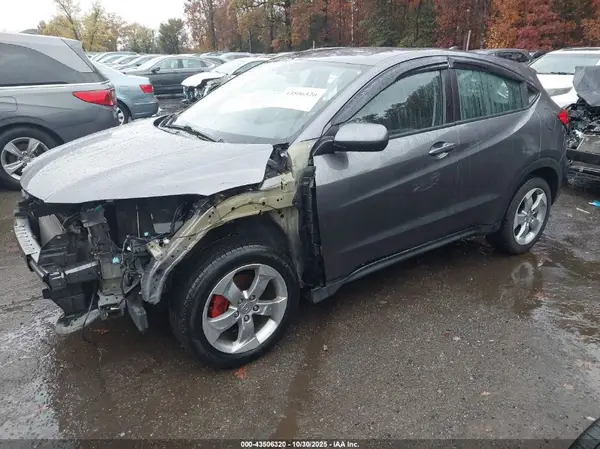 3CZRU6H33MM756156 2021 HONDA HR-V - Image 2