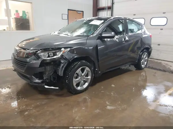 3CZRU6H33NM750276 2022 HONDA HR-V - Image 2