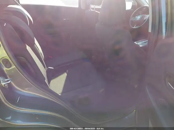 3CZRU6H34GM715815 2016 HONDA HR-V - Image 8
