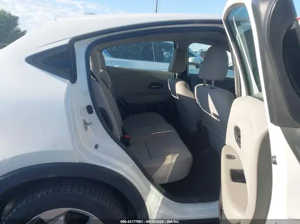 3CZRU6H34GM741993 2016 HONDA HR-V - Image 8