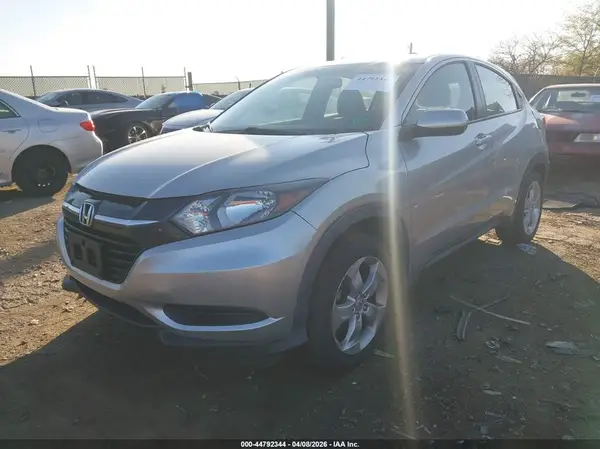 3CZRU6H34GM753898 2016 HONDA HR-V - Image 2