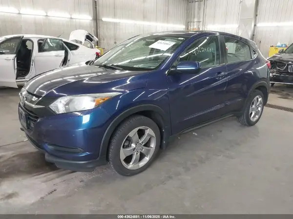 3CZRU6H34HG701834 2017 HONDA HR-V - Image 2