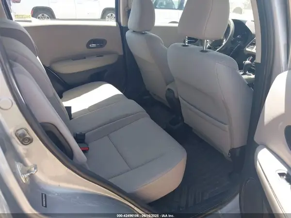 3CZRU6H34HG704149 2017 HONDA HR-V - Image 8