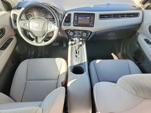 3CZRU6H34HG705592 2017 HONDA HR-V - Image 8