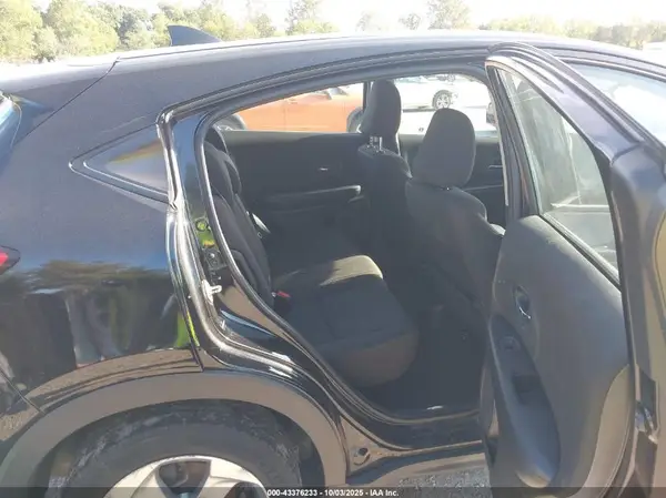 3CZRU6H34HG708699 2017 HONDA HR-V - Image 8