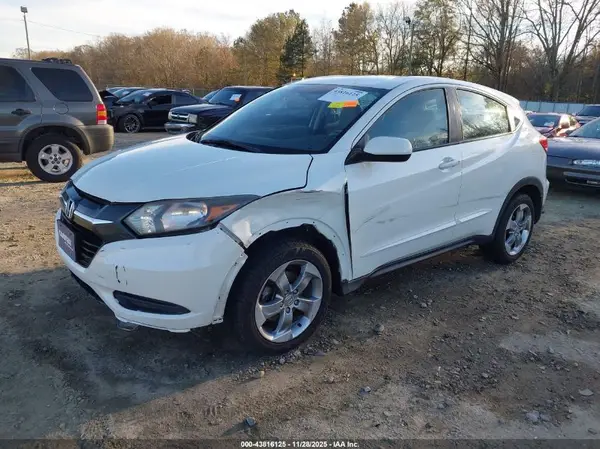 3CZRU6H34HM709482 2017 HONDA HR-V - Image 2