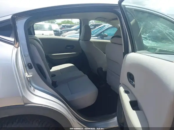 3CZRU6H34HM723561 2017 HONDA HR-V - Image 8
