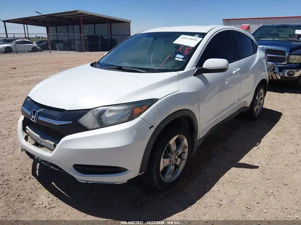 3CZRU6H34HM726699 2017 HONDA HR-V - Image 2
