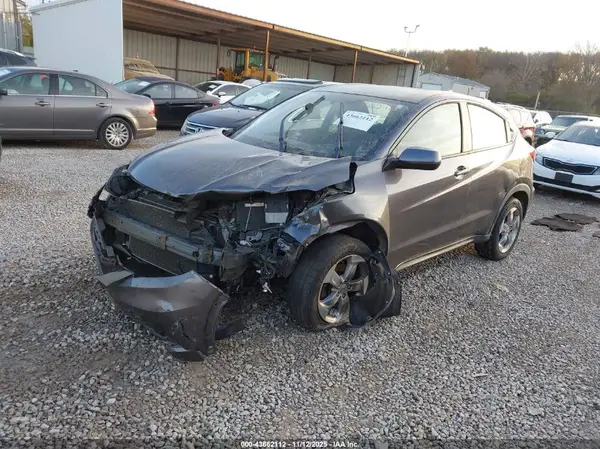 3CZRU6H34HM732499 2017 HONDA HR-V - Image 2
