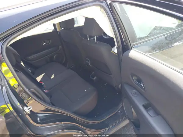 3CZRU6H34JG705582 2018 HONDA HR-V - Image 8