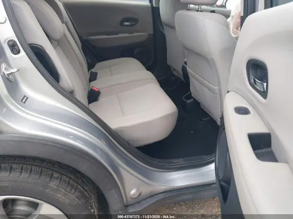 3CZRU6H34JG715741 2018 HONDA HR-V - Image 8