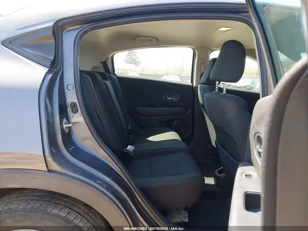 3CZRU6H34JG716095 2018 HONDA HR-V - Image 8