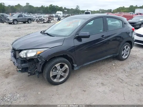 3CZRU6H34JG724570 2018 HONDA HR-V - Image 2