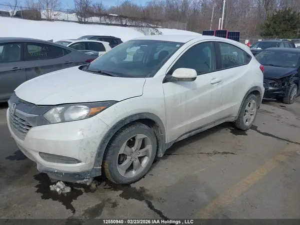 3CZRU6H34JM106067 2018 HONDA HR-V - Image 2