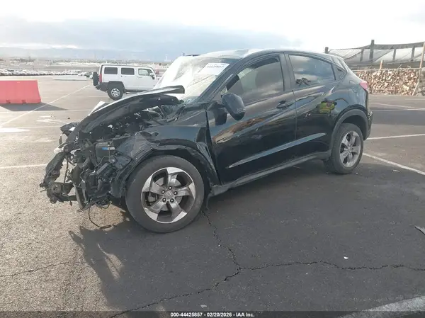 3CZRU6H34KG706653 2019 HONDA HR-V - Image 2