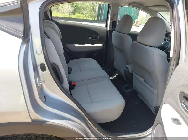 3CZRU6H34KG716986 2019 HONDA HR-V - Image 8