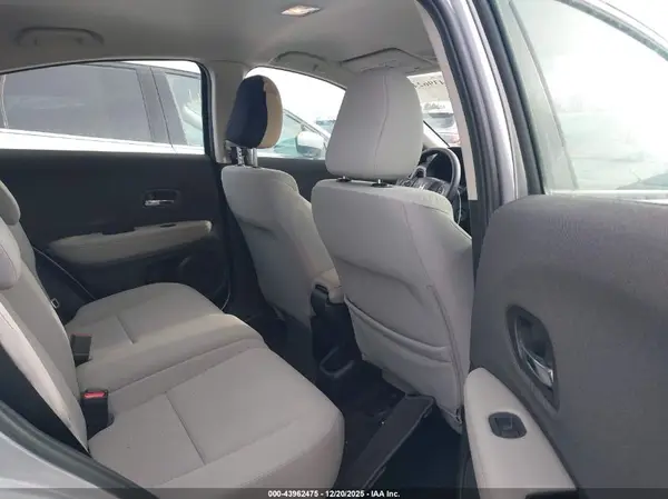 3CZRU6H34KG717409 2019 HONDA HR-V - Image 8