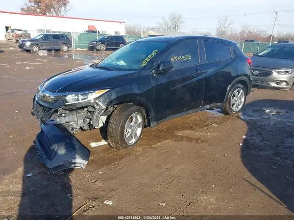 3CZRU6H34KG722996 2019 HONDA HR-V - Image 2