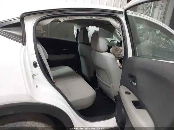 3CZRU6H34KM707416 2019 HONDA HR-V - Image 8