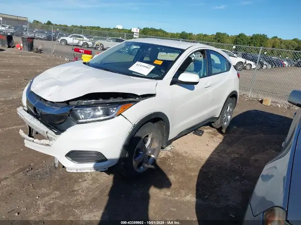 3CZRU6H34LM714304 2020 HONDA HR-V - Image 2