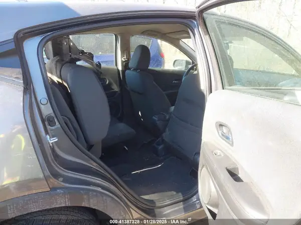 3CZRU6H34MM738085 2021 HONDA HR-V - Image 8