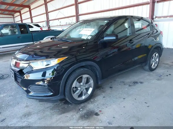 3CZRU6H34MM754562 2021 HONDA HR-V - Image 2
