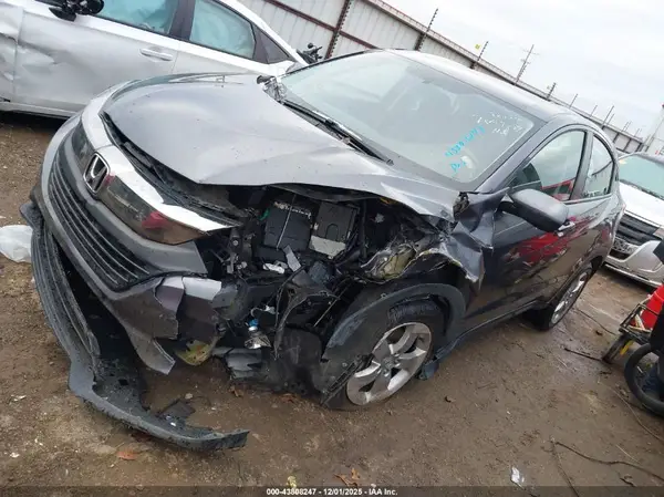 3CZRU6H34MM755372 2021 HONDA HR-V - Image 2