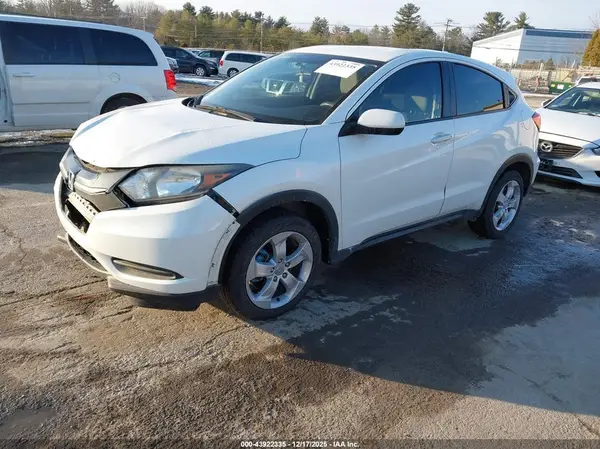 3CZRU6H35GM721185 2016 HONDA HR-V - Image 2