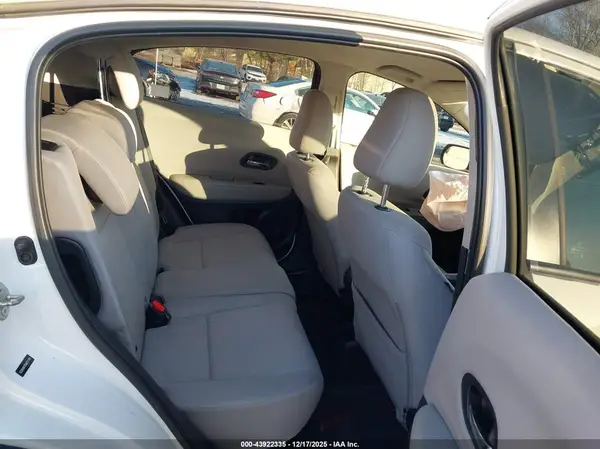 3CZRU6H35GM721185 2016 HONDA HR-V - Image 8