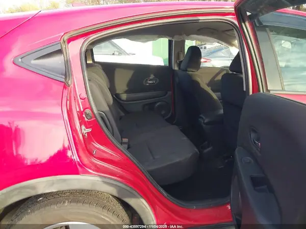 3CZRU6H35GM747639 2016 HONDA HR-V - Image 8