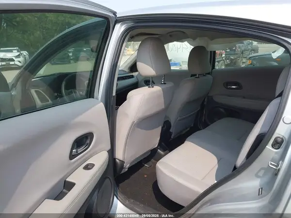 3CZRU6H35GM758768 2016 HONDA HR-V - Image 8