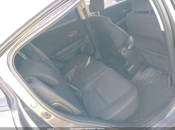 3CZRU6H35GM759886 2016 HONDA HR-V - Image 8