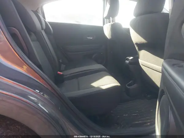 3CZRU6H35HG702569 2017 HONDA HR-V - Image 8