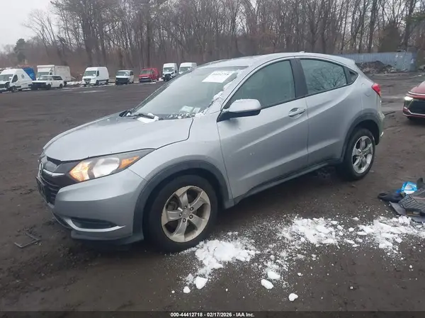 3CZRU6H35HG709098 2017 HONDA HR-V - Image 2