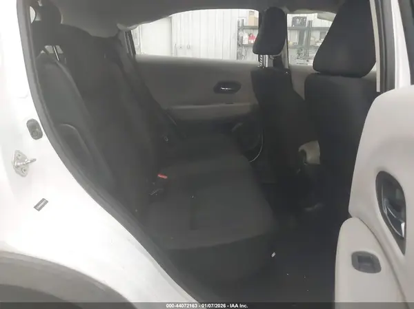 3CZRU6H35HM707319 2017 HONDA HR-V - Image 8