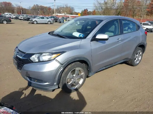 3CZRU6H35HM710852 2017 HONDA HR-V - Image 2