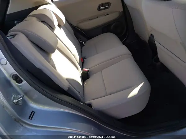 3CZRU6H35JG702836 2018 HONDA HR-V - Image 8